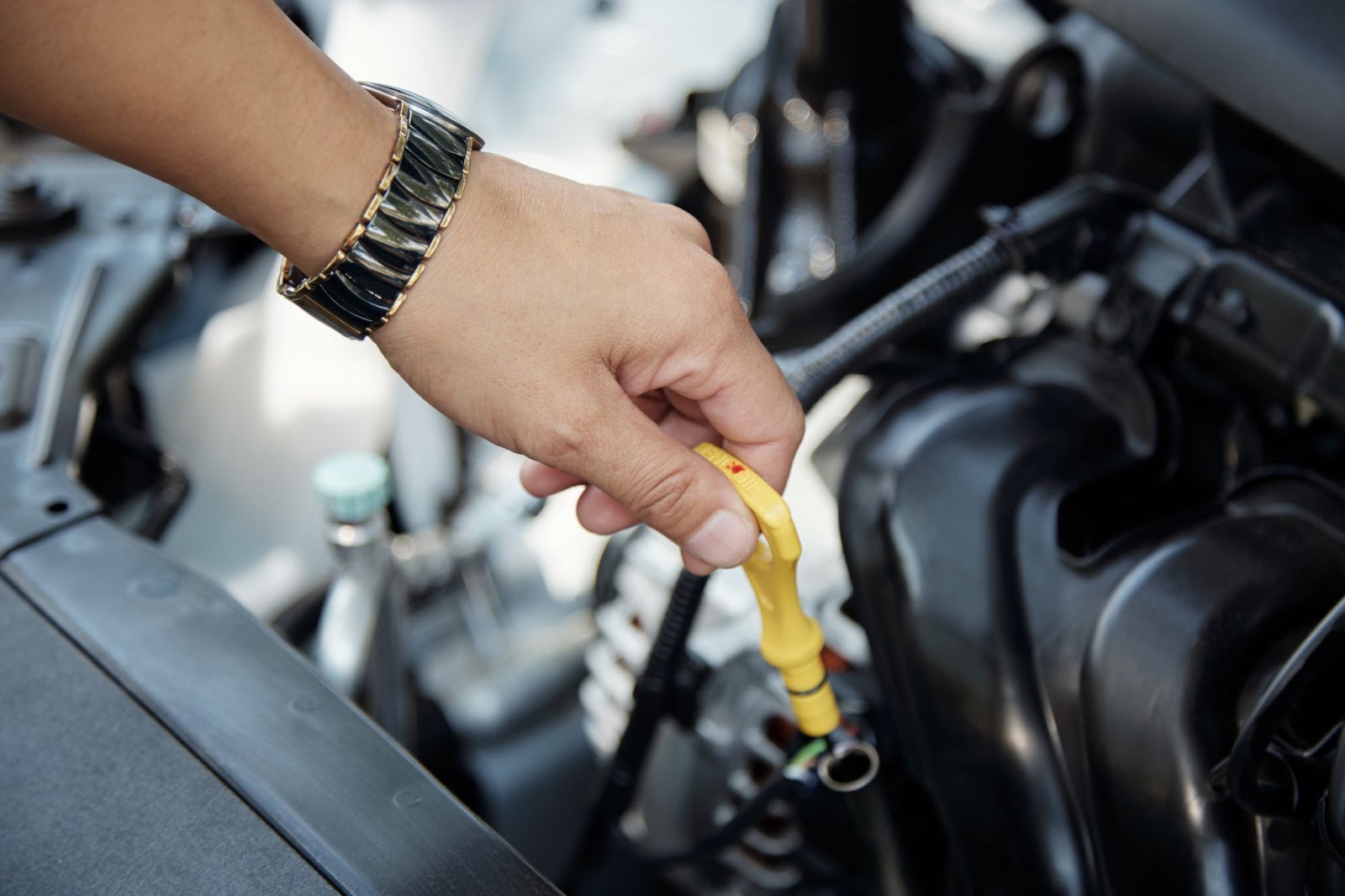 The Importance of Performing Regular Oil Changing Services for Your Car